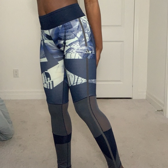 Too small! - Picture 3 of 3